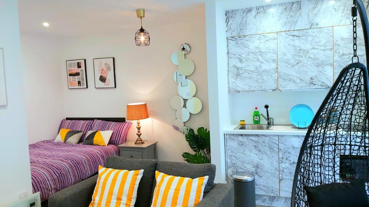 Great Studio Apartments - Netflix, Wifi, Digital Tv Sheffield Bagian luar foto