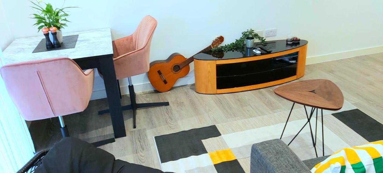 Great Studio Apartments - Netflix, Wifi, Digital Tv Sheffield Bagian luar foto