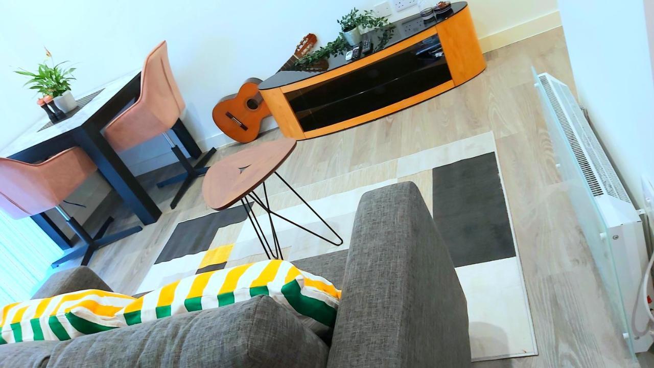 Great Studio Apartments - Netflix, Wifi, Digital Tv Sheffield Bagian luar foto