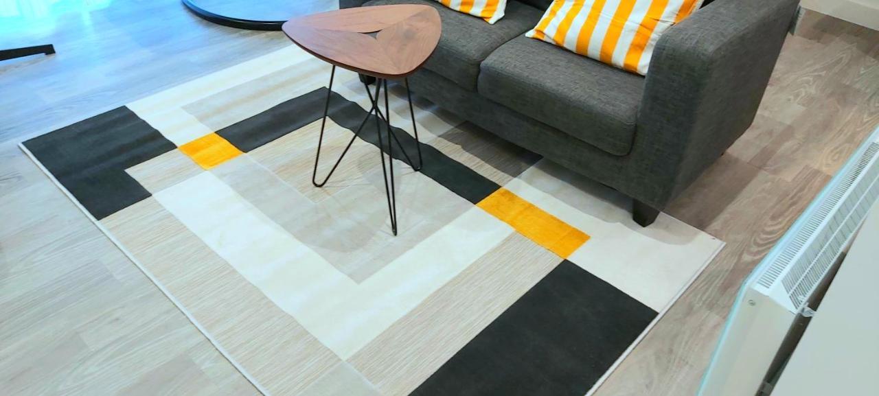Great Studio Apartments - Netflix, Wifi, Digital Tv Sheffield Bagian luar foto