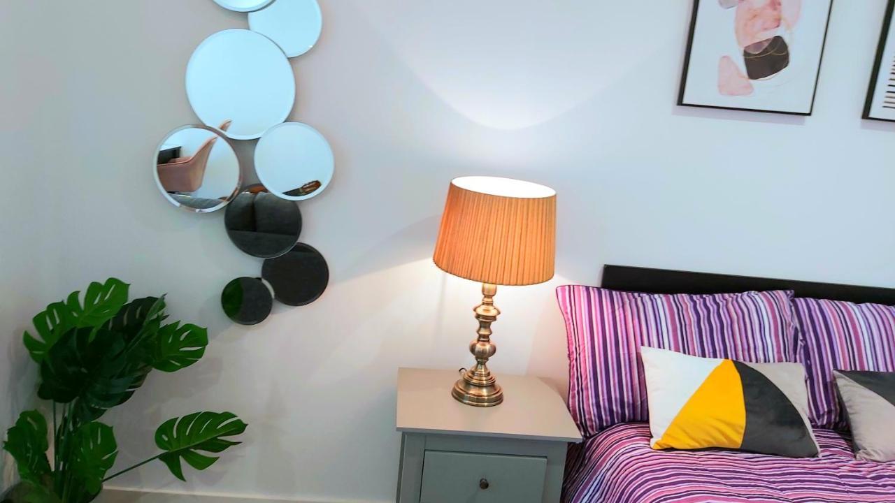 Great Studio Apartments - Netflix, Wifi, Digital Tv Sheffield Bagian luar foto