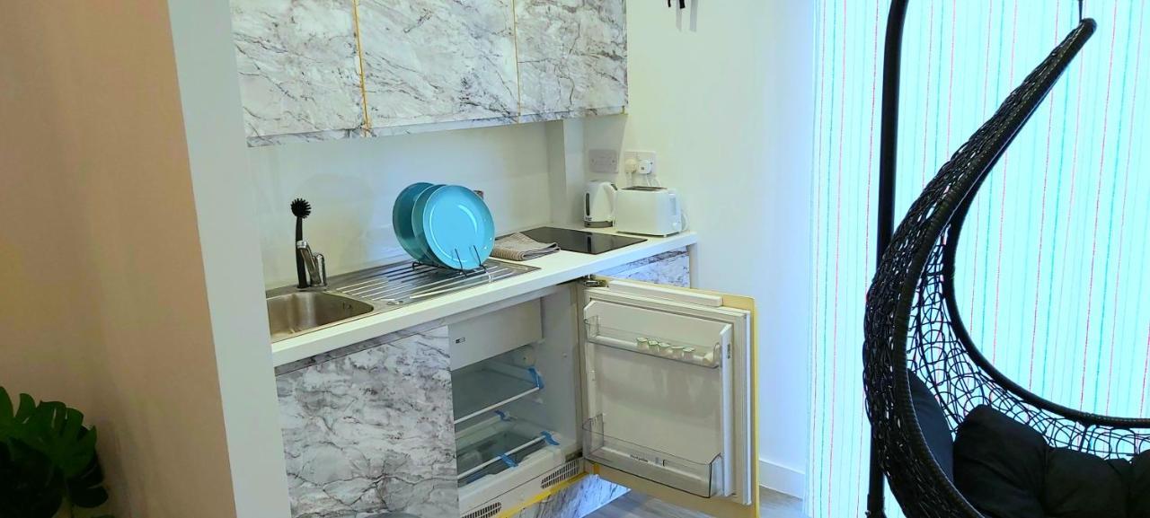 Great Studio Apartments - Netflix, Wifi, Digital Tv Sheffield Bagian luar foto