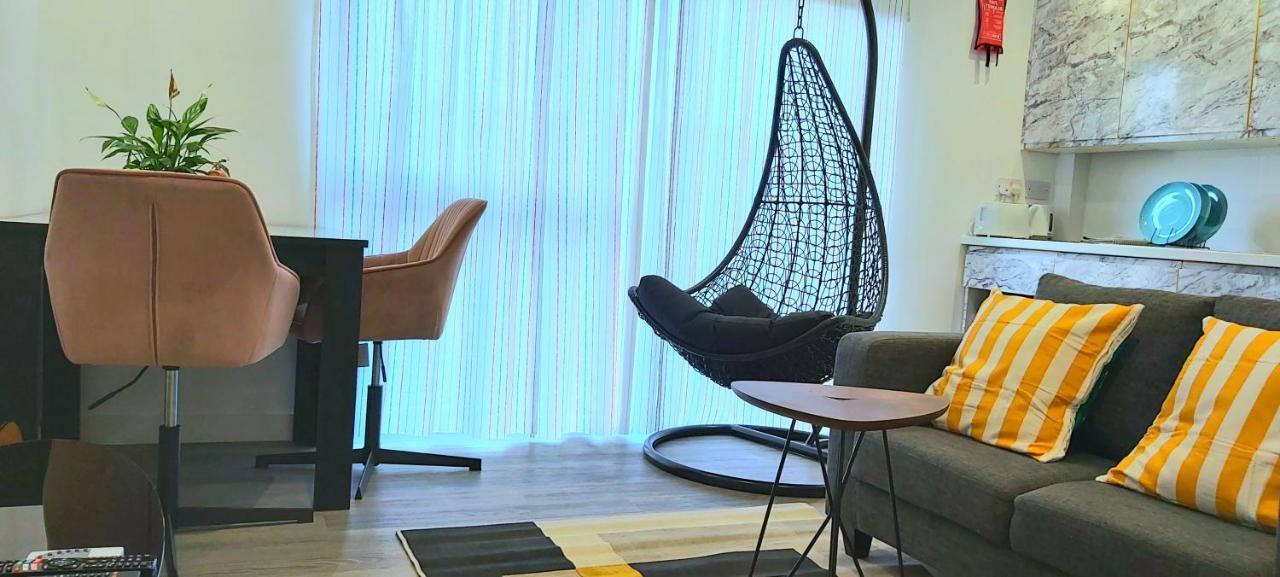 Great Studio Apartments - Netflix, Wifi, Digital Tv Sheffield Bagian luar foto