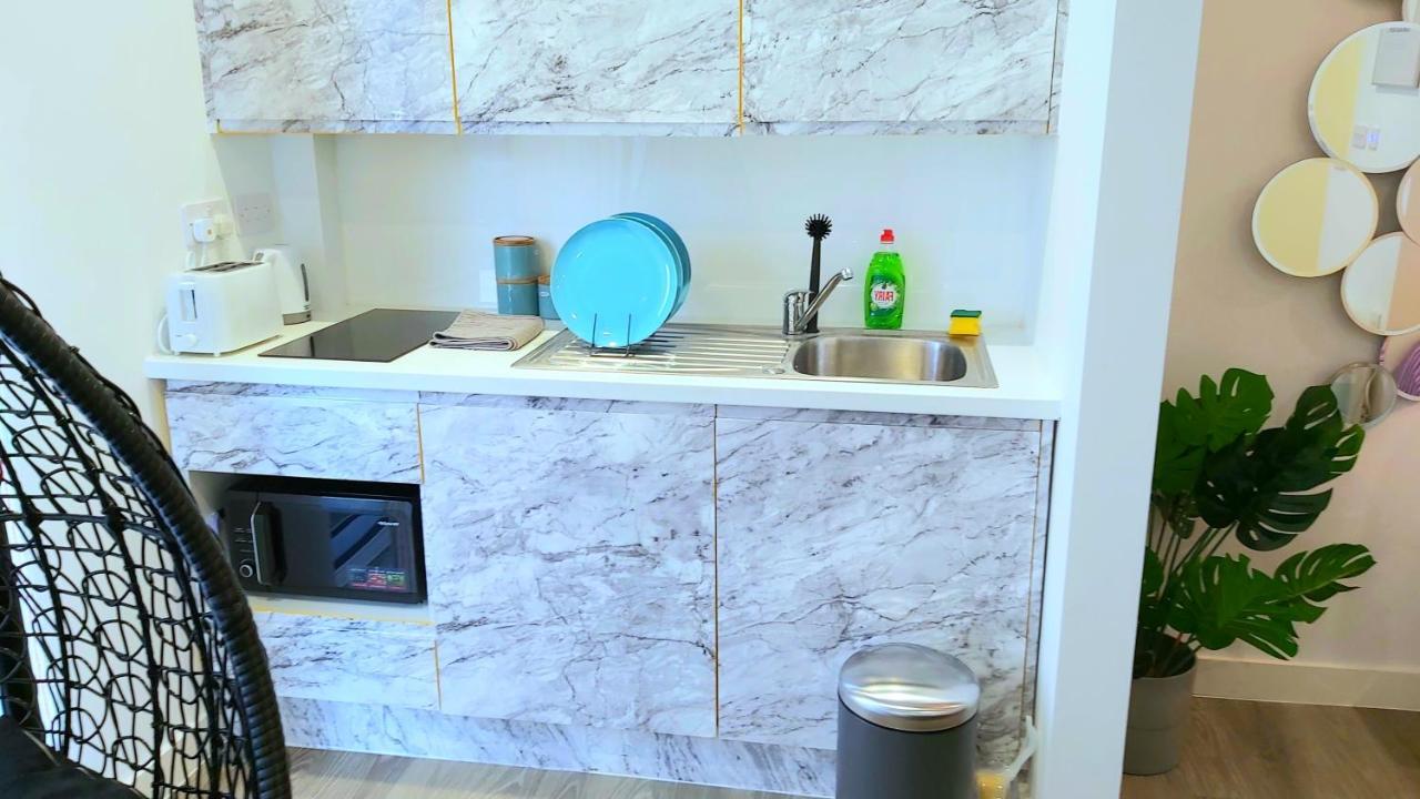Great Studio Apartments - Netflix, Wifi, Digital Tv Sheffield Bagian luar foto