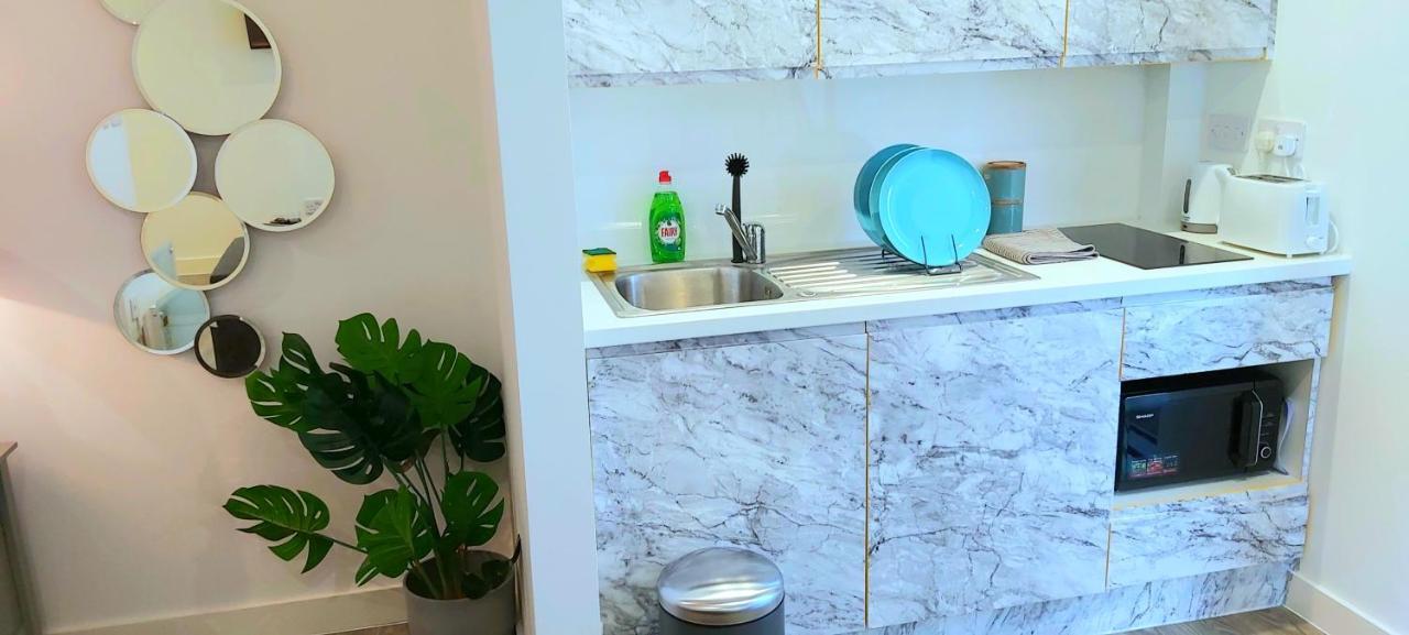 Great Studio Apartments - Netflix, Wifi, Digital Tv Sheffield Bagian luar foto